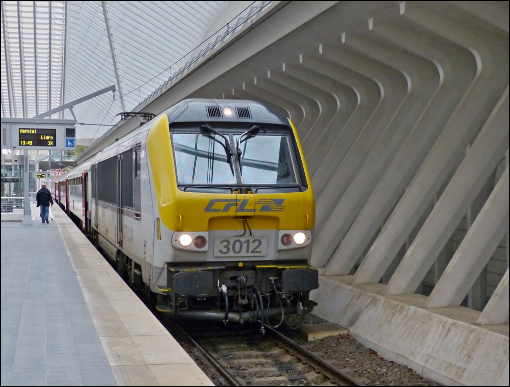 . The IR 112 Luxembourg City - Liers pictured in Lige Guillemins in May 10th, 2013.