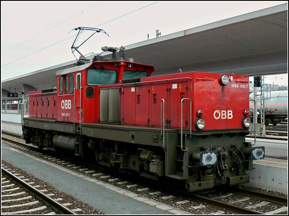 1063 012-7 pictured at Linz on September 14th, 2010.