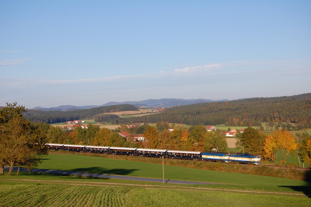 2 locomotives CD-class 754 with VSOE Orient-Express DZ13250 on 09.10.2010 by Klpflesberg