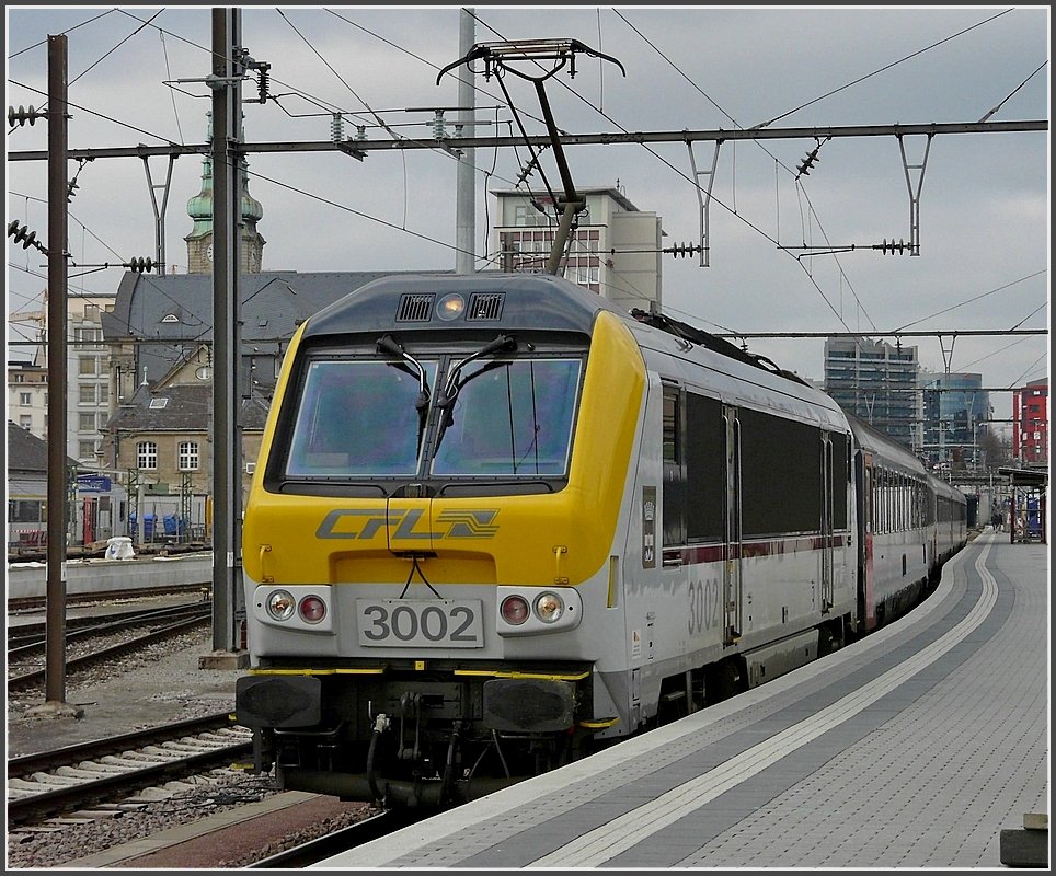 3002 is leaving the station of Luxembourg City on February 24th, 2009.