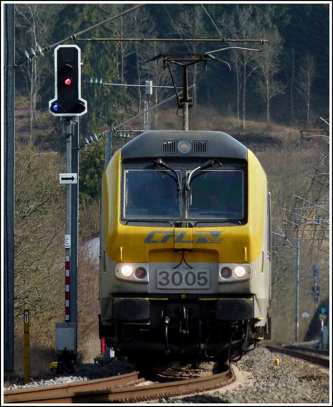 3005 is heading the IR 116 Luxembourg City - Liers in Wilwerwiltz on March 27th, 2012.