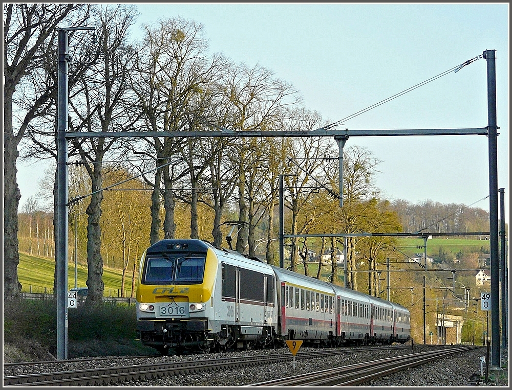 3016 is heading the IR Luxembourg-Liers between Colmar-Berg and Schieren on April 10th, 2010.