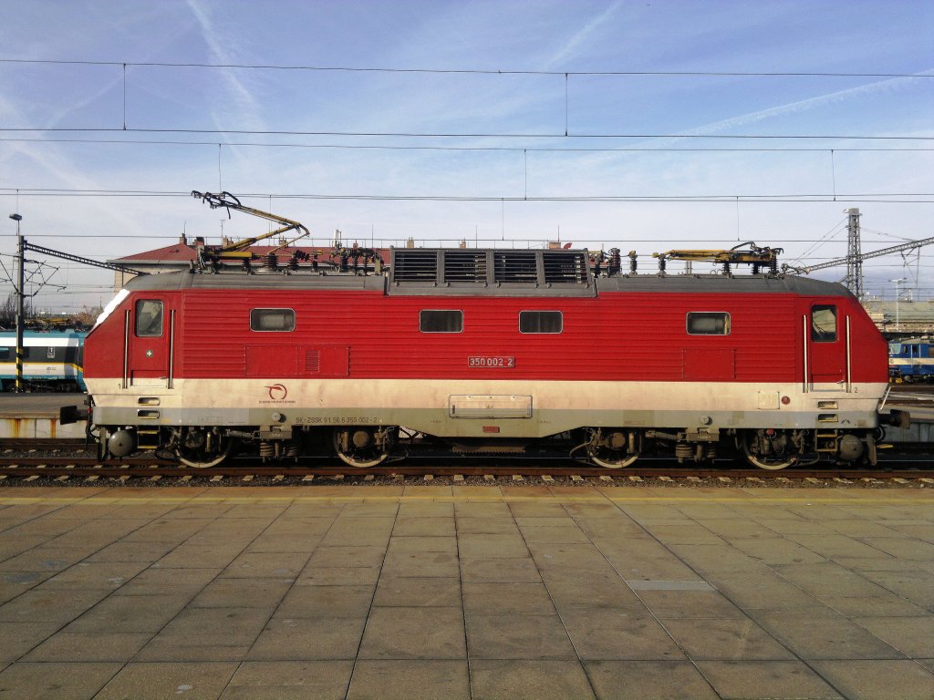 350 002 (nickname: Gorilla)on the 26th of November, 2011 on the Railway station Praha Central Station.