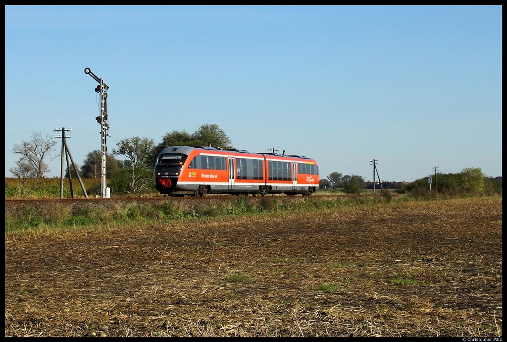 642 189 of DB Elbe-Saale-Bahn as a local train from Loburg to Magdeburg near Bden. The line between Magdeburg and Loburg will be closed in December 2011. (2011-10-15)
