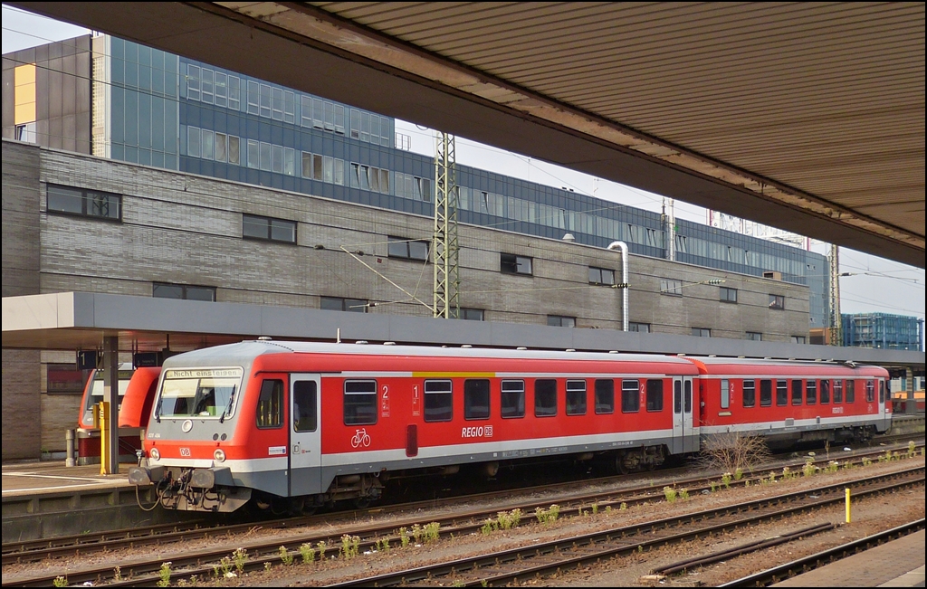 928 494 photographed in Saarbrcken main station on September 11th, 2012.