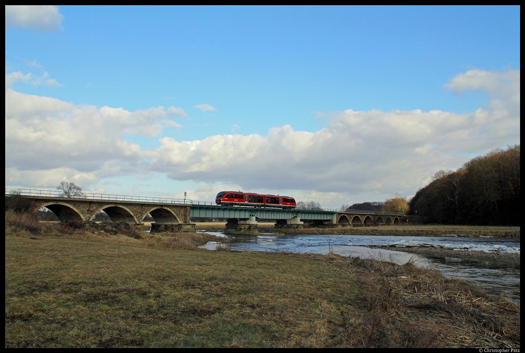 A 642 of DB Regio crossing the Mulde near Rda. (2012-02-20)