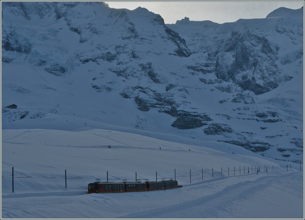 A double JB train on the way to the Jungfraujoch. 
04.02.2012