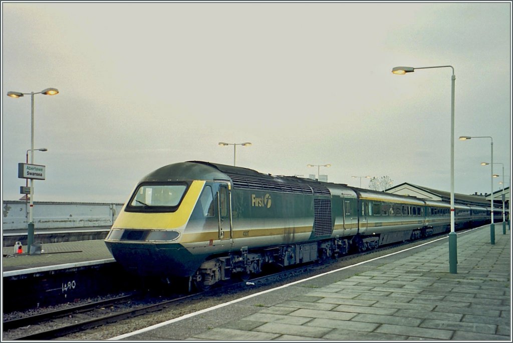 A  First  HST in Abertawe. 
November 2000/analog picture from CD
