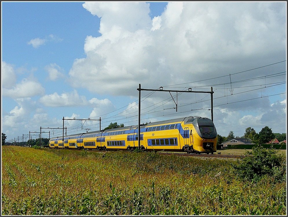 A local train pictured between Etten-Leur and Hoeven on September 5th, 2009.
