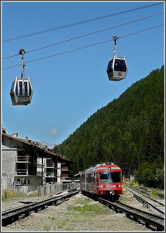 A Mont-Blanc Express BDeh 4/8 (SNCF Z800) is arriving at Vallorcine on August 3rd, 2008.