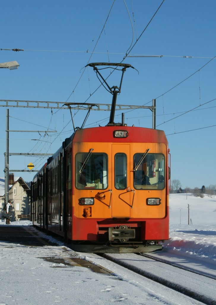 A NStCM local train in the station of La Cure. 
19.01.2010