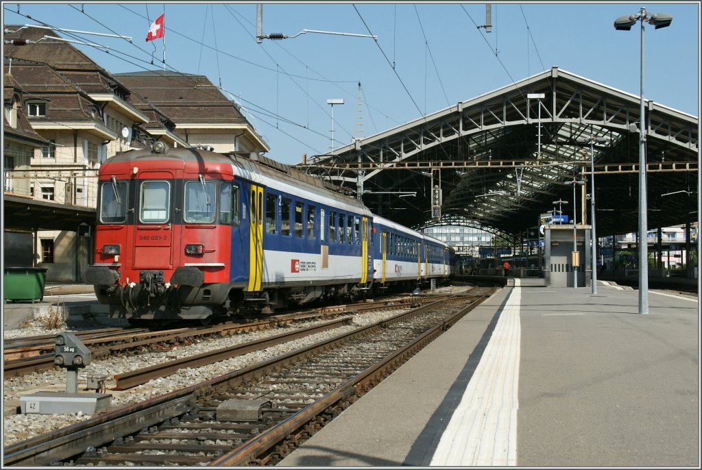 A RBe 540 with a rush-hour Train to St-Marice in Lausannne.
02.08.2011