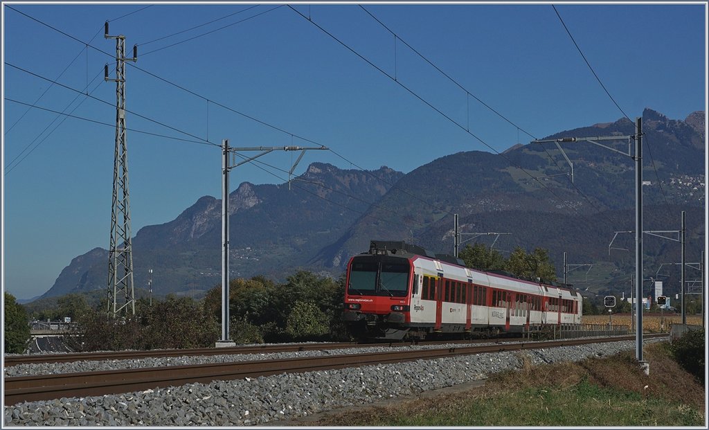A SBB Regio Aplps Domino on the way to Bex.
11.10.2017