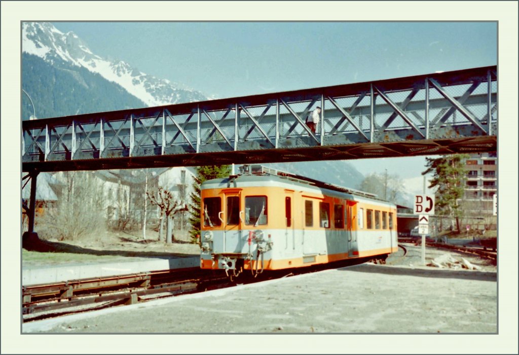 A SNCF Z600 is arriving at Chamonix. 
scanned negative/ spring 1997