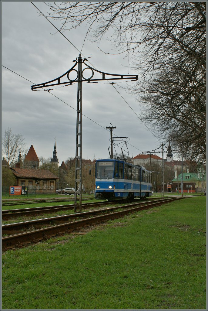 A Tatra Tram in Tallinn between Station and Harbour.
06.05.2012
