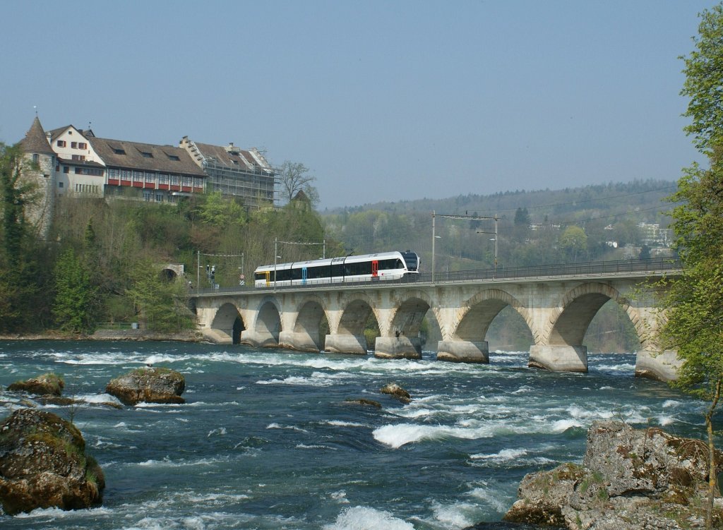 http://www.rail-pictures.com/1024/a-thurbo-local-service-train-2895.jpg