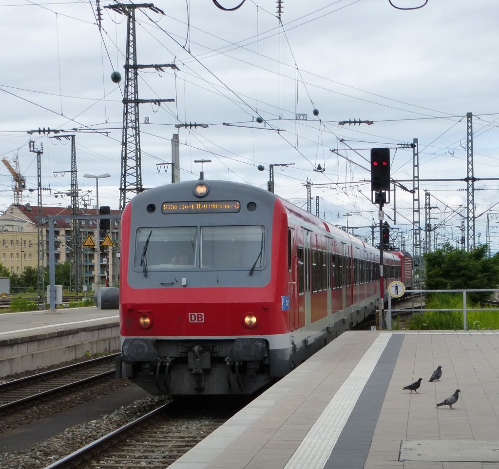 A X-Waggon-Garnitur is arrivig in Nuremberg main station, June 23th 2013.