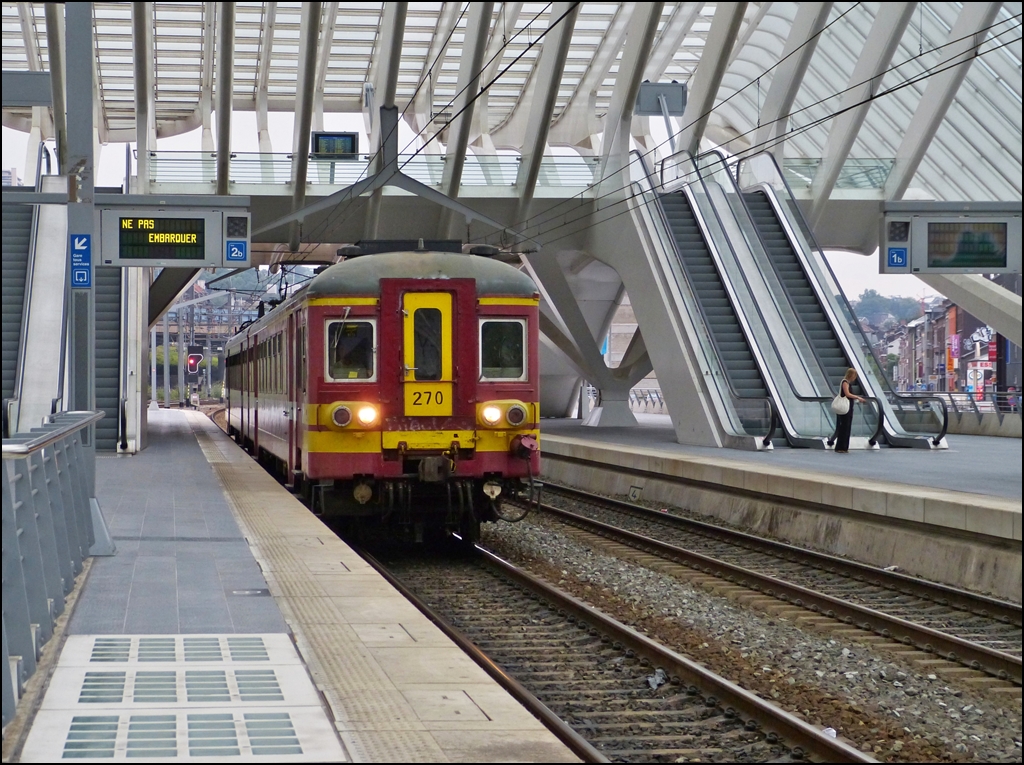 AM 65 270 is entering into the station Lige Guillemins on August 22nd, 2012.