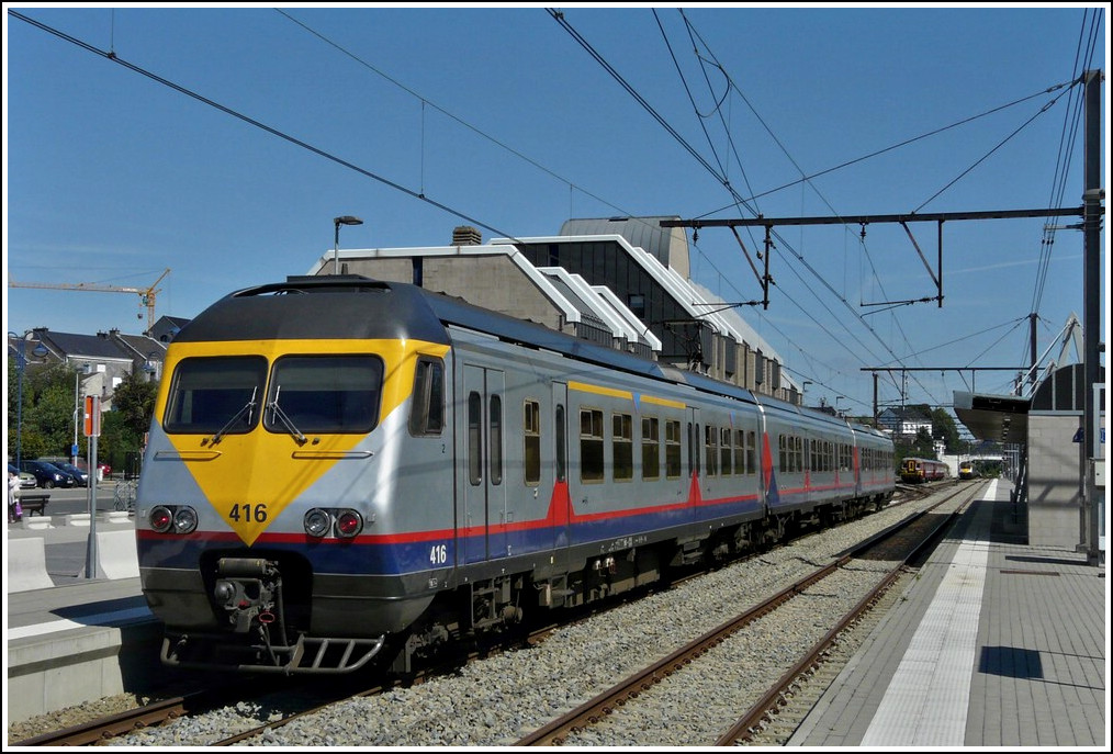 AM 80 416 is waiting for passengers in Welkenraedt on August 20th, 2011.