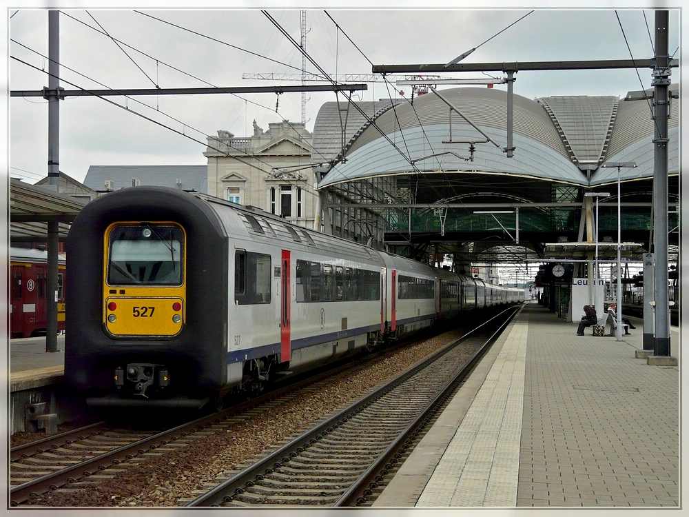 AM 96 triple unit pictured in Louvain on May 8th, 2010.