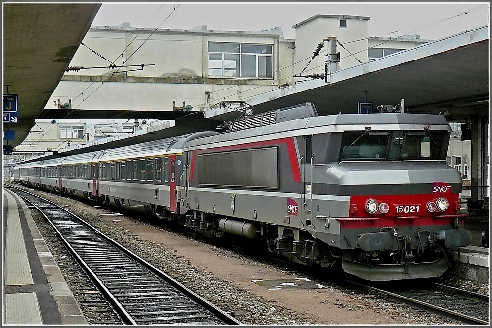 BB 15021 with IC 91  Vauban  photographed at the main station of Mulhouse on June 19th, 2010.