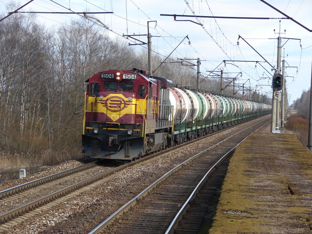C36-7 with a loaded oil train towards the refinery in Tallinn
