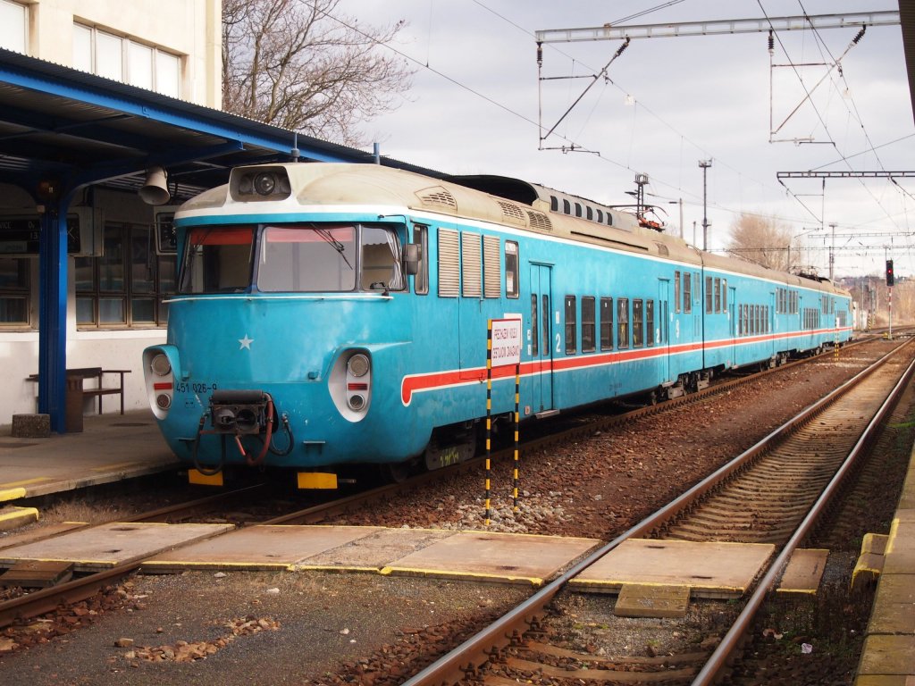 CD 451026-9 (built 1966) in the main station Kralupy Nad Vltavou at 3.2. 2013th.