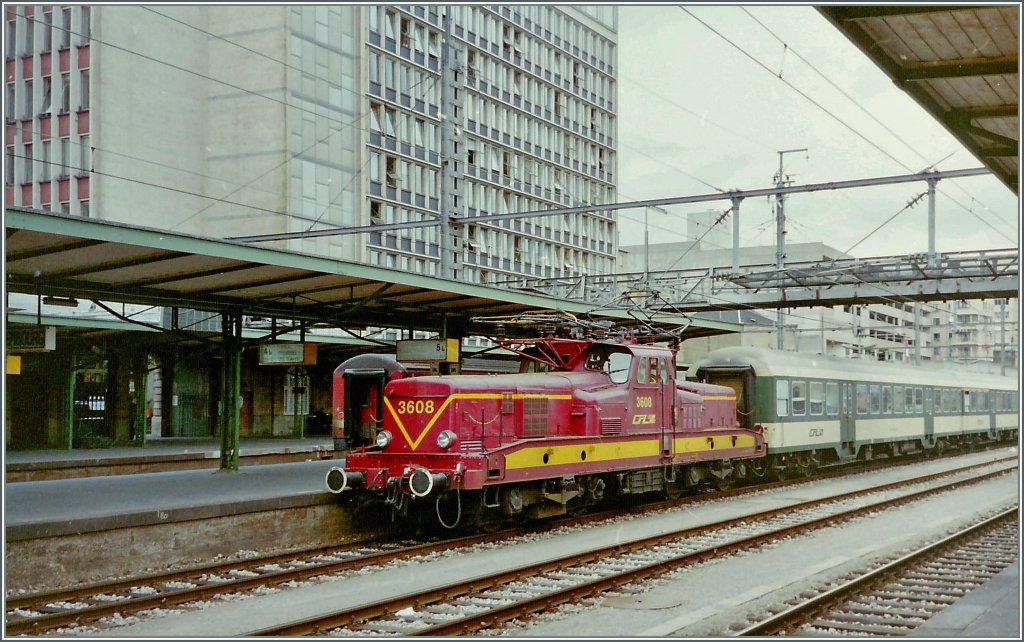CFL 3608 in the Luxembourg City Station. 
(13.05.1998/scannend negative)