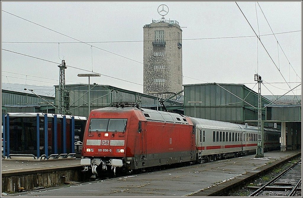 DB 101 056-0 with an IC in Stuttgart Main Station. 
12.12.2008 