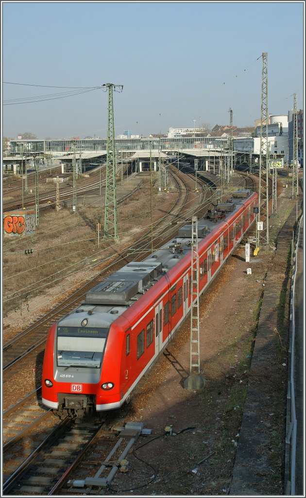 DB 425 619-4 (and an other one) in Heidelberg.
28.03.2012