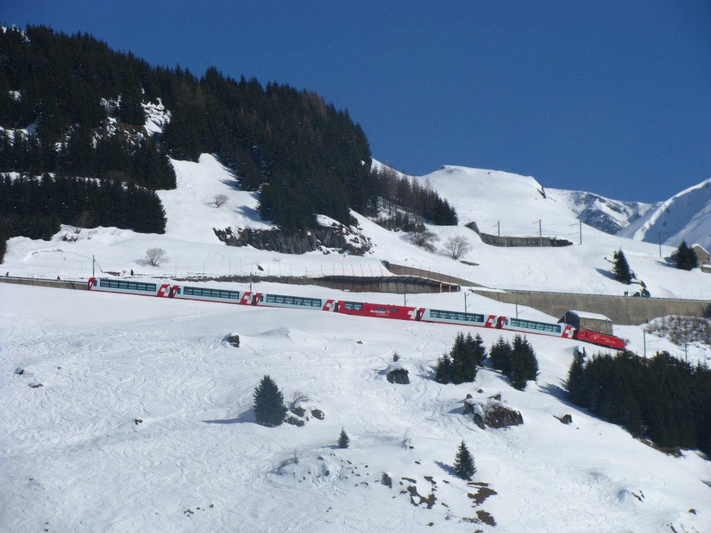 Glacier-Express 901 on the way from the Ntschen station down to Andermatt. (14 february 2010)
