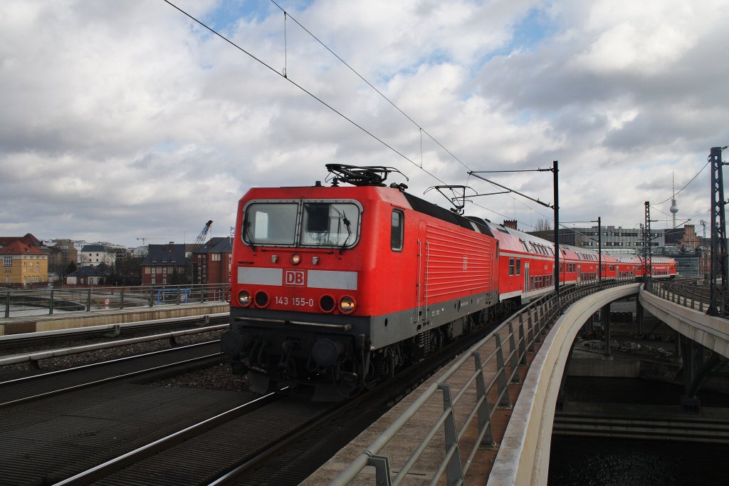Here 143 155-0 with a local train from Berlin Schnefeld Flughafen to Nauen. Berlin main station, 25.2.2012.