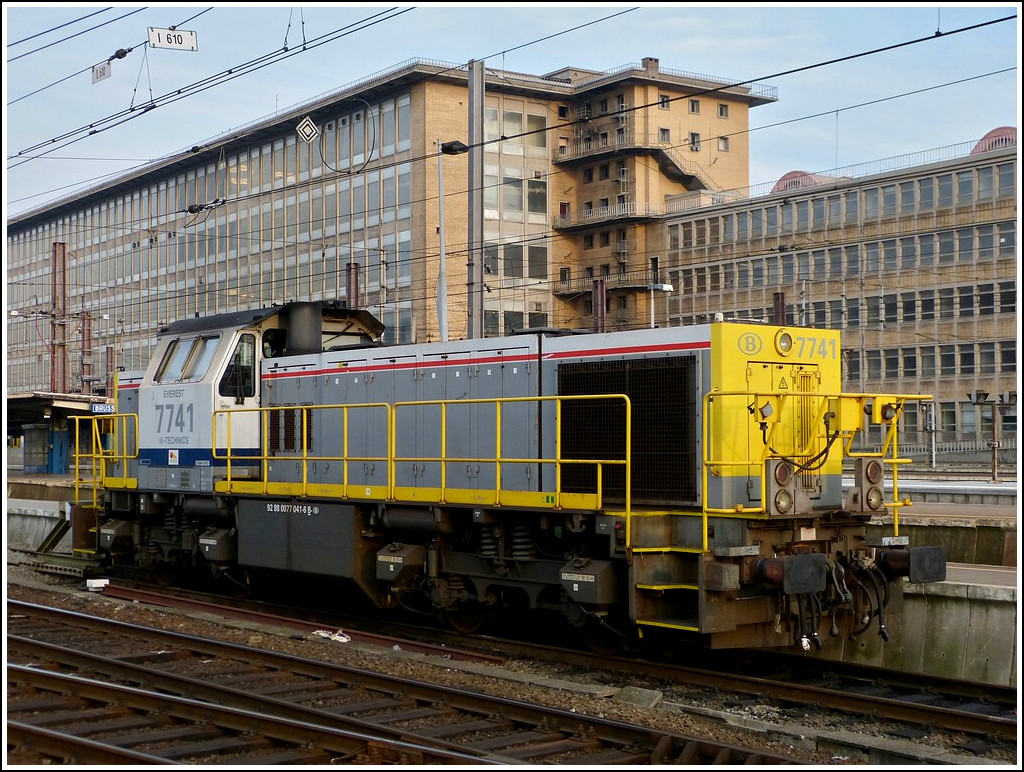HLD 7741 pictured in Bruxelles-Midi on November 12th, 2011.