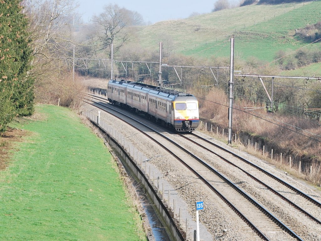 L train to Spa-Gronstre taken from the new bridge near Baelen (14 March 2012)