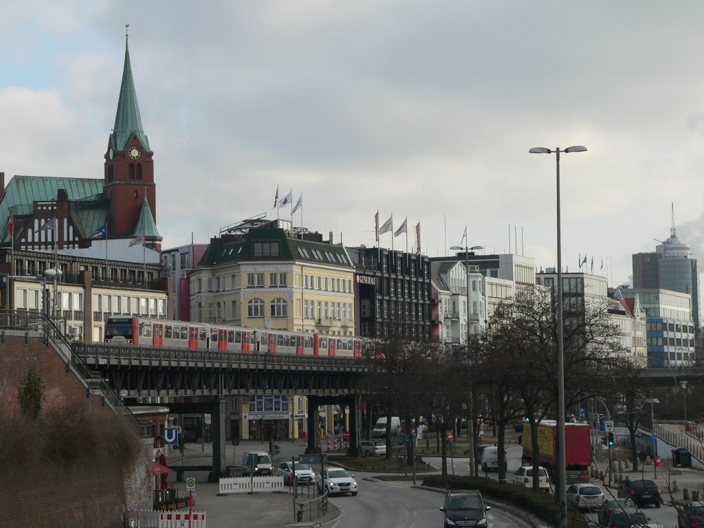 Landungsbrcken Hamburg - a metro train is arriving. 2012-02-10
