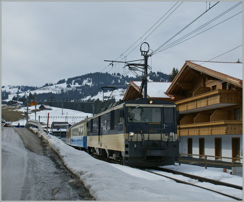 MOB Ge 4/4 with a local train leaves Saanenmsser. 
04.3.2011