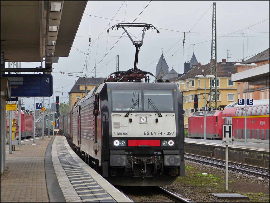 MRCE 189 double header is hauling a goods train through the main station of Koblenz on October 12th, 2012.
