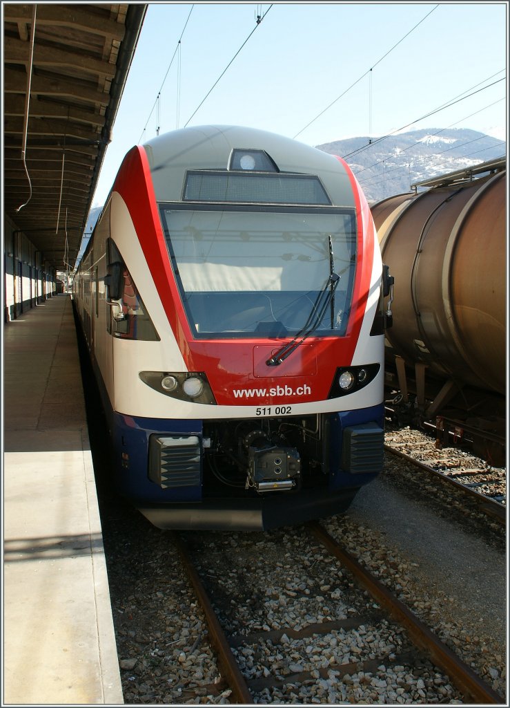 My first pictures of the new SBB RABe 511 002 in Sion.
05.03.2011