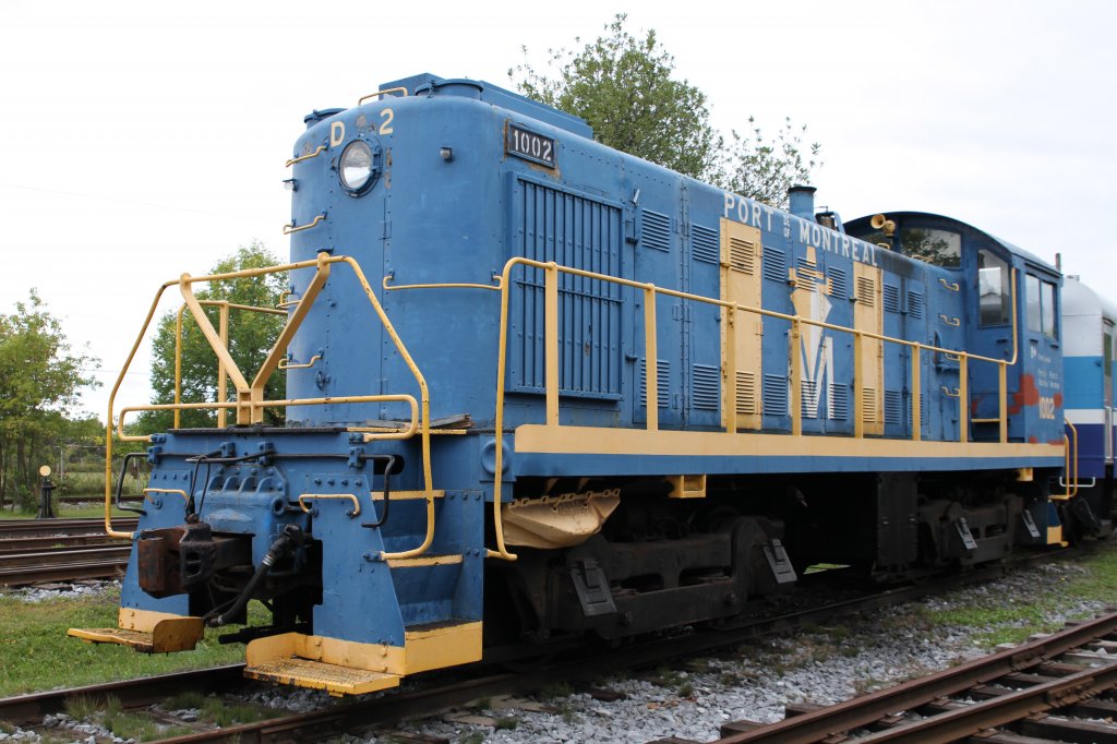 NHB (National Harbours Board) S-3 1002 operated in the port of Montreal and was built 1951 from Monteral Locomotive Works. 16.9.2010 at Canadian Railway Museum in Delson,Qc.