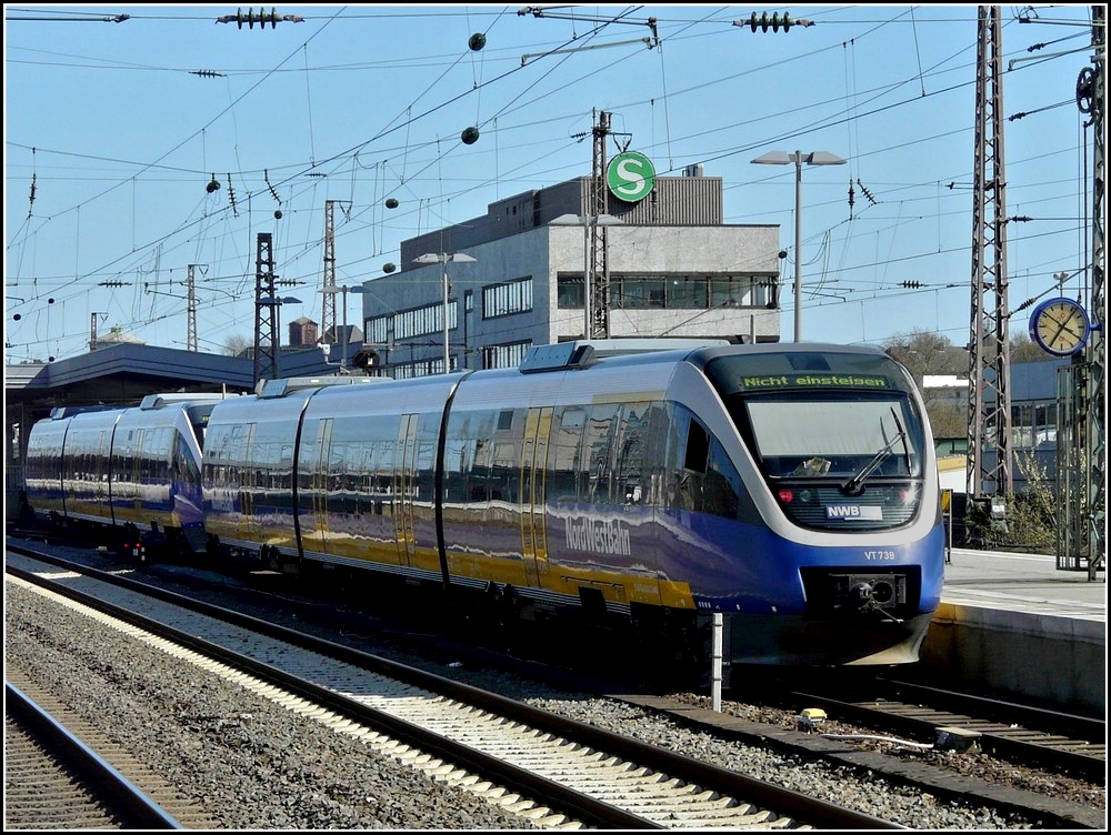 NordWestBahn 643 double unit is arriving in Essen on April 2nd, 2011.  