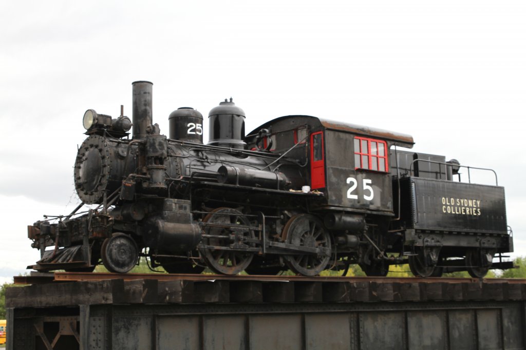 Old Sydney Collieries 25 (2-4-0) at 16.09.2010 at Canadian railway museum on Delson,QC. 