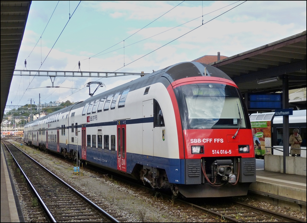 RABe 514 016-5 is waiting for passengers in Schaffhausen main station on September 13th, 2012.