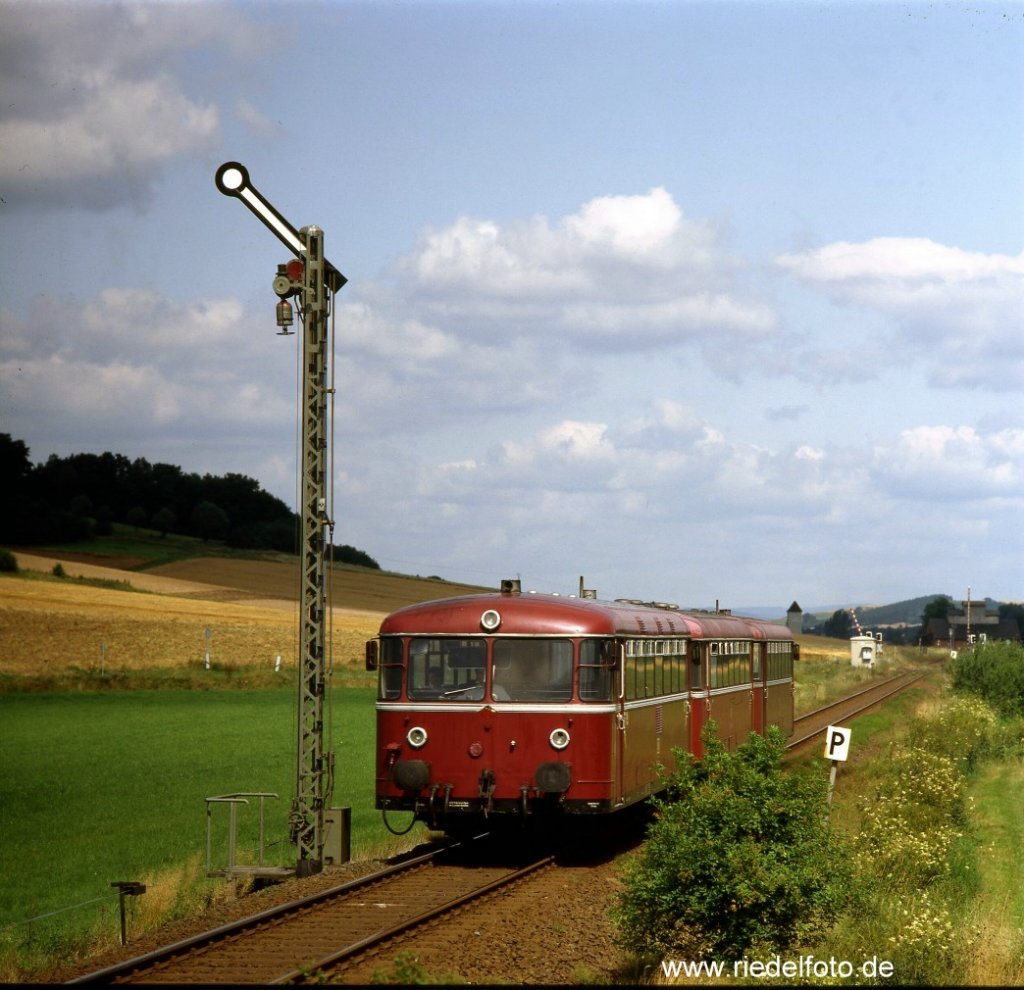Railbus near Marburg/Lahn (Germany/1992)