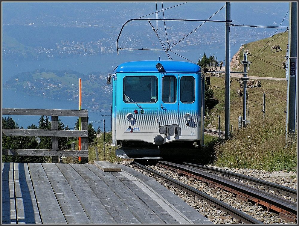 RB unit 23 is leaving the station Rigi Kulm on August 4th, 2007. 