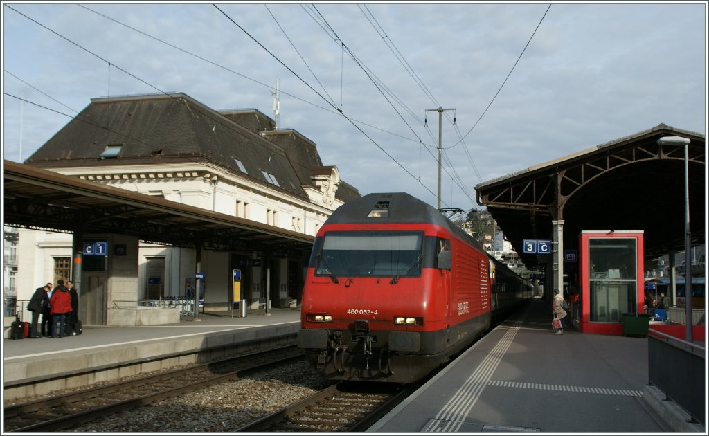 Re 460 052-4 with IR in Montreux.
27.03.2011