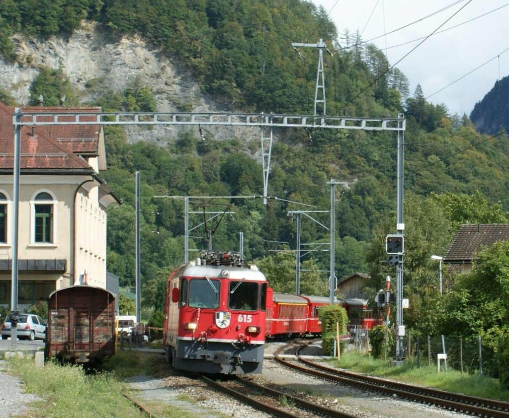 RhB Ge 4/4 II is arriving at Malans. 
14.09.2009