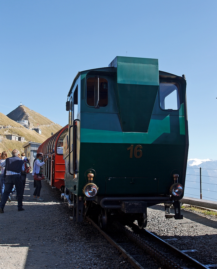 Rothorn Kulm mountain station (2244 m above sea level) on 01.10.2011. The heating oil-fired locomotive BRB 16 stands on the hill station. Links of Rothorn summit.