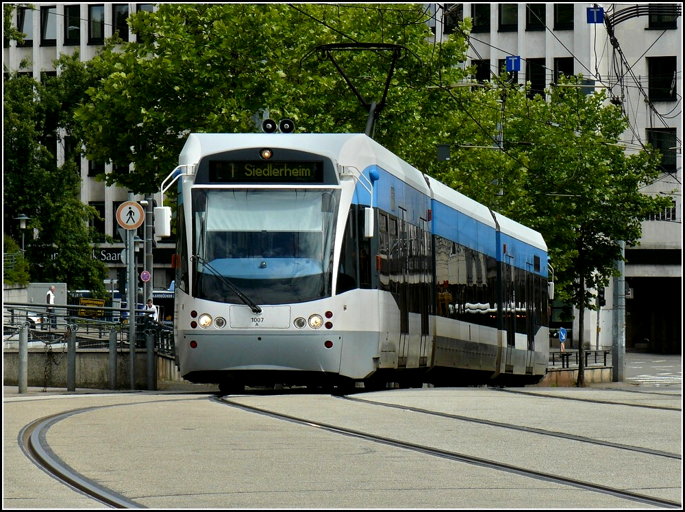 Saarbahn Tram N 1007 to Siedlerheim is arriving at the station of Saarbrcken on June 22nd, 2009.