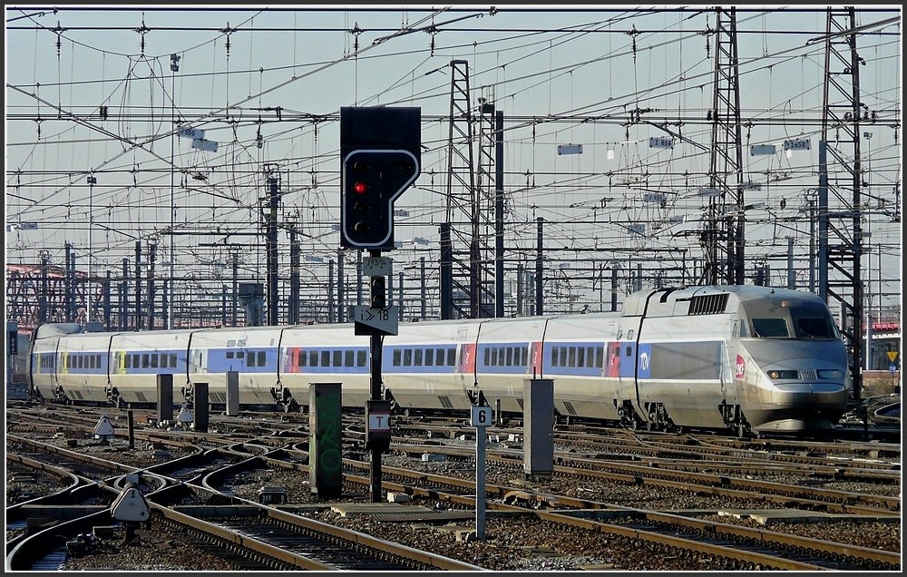 TGV Atlantique/Rseau is arriving at Bruxelles Midi on February 14th, 2009.