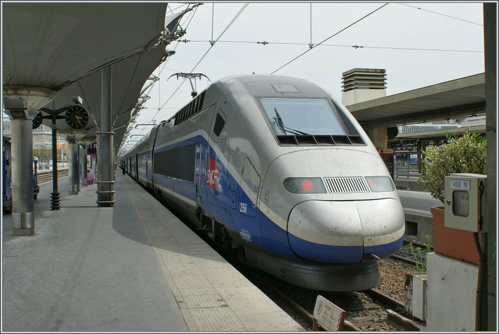 TGV  Duplex  in Paris Gare de Lyon. 
20.05.2011